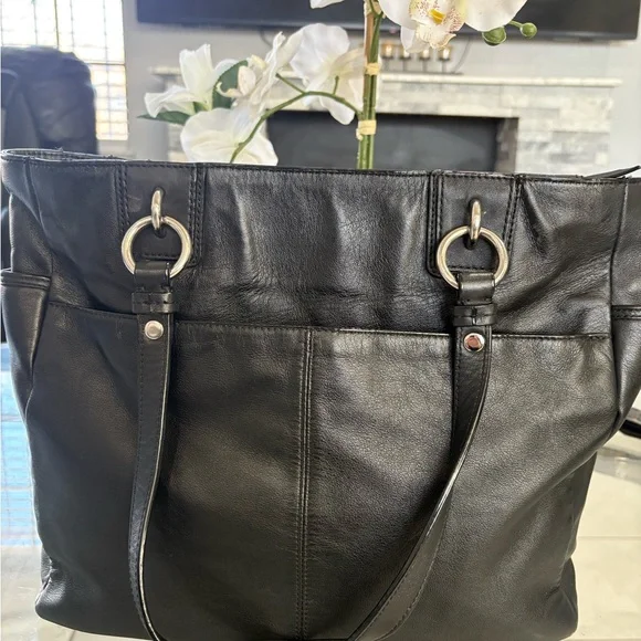 Coach Black Leather Handbag with Silver Accents - Picture 4 of 8